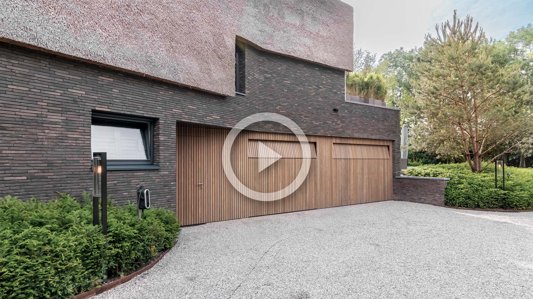 houten garagedeur met loopdeur