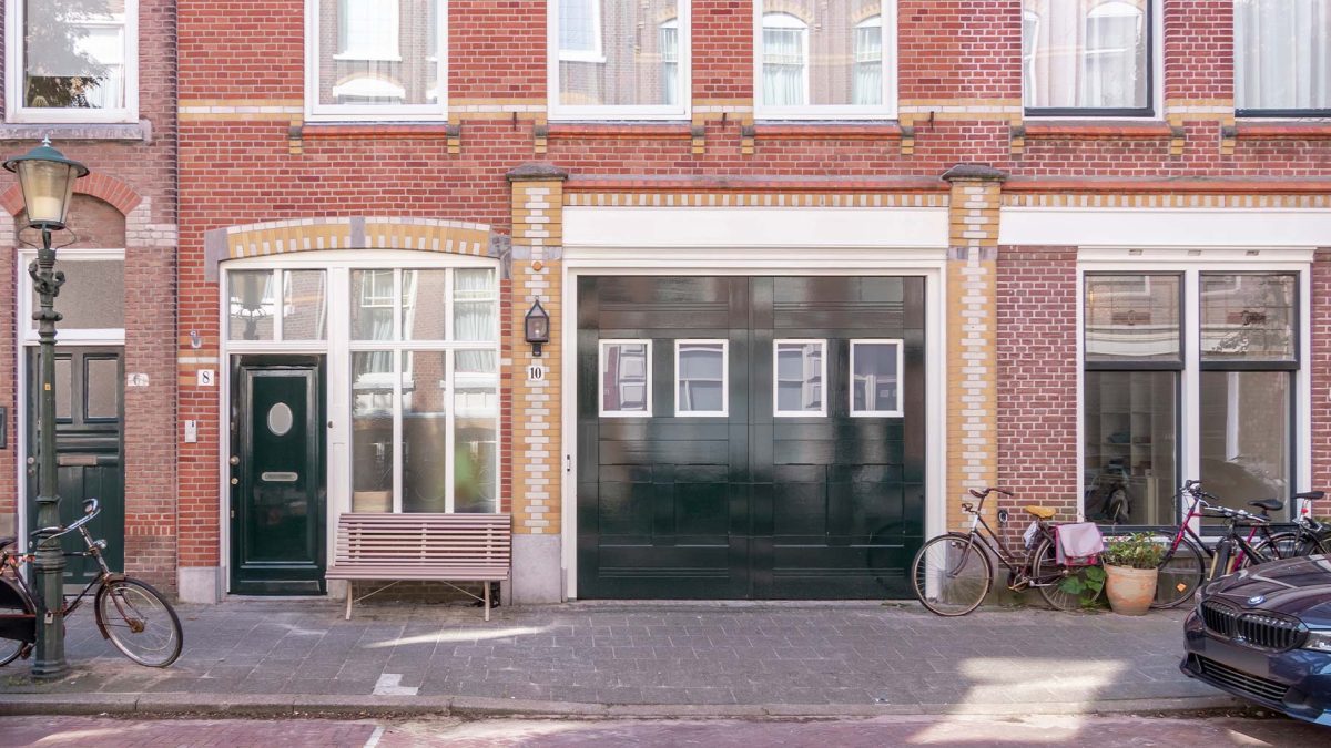 Historisch pand den haag garagedeur