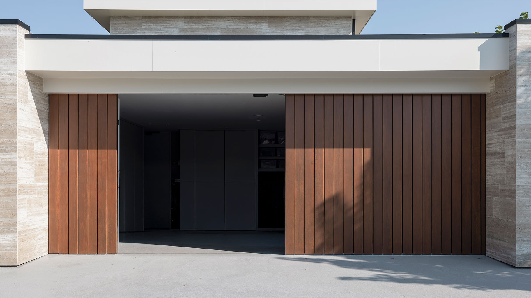 Zijwaartse garagedeur Different Doors