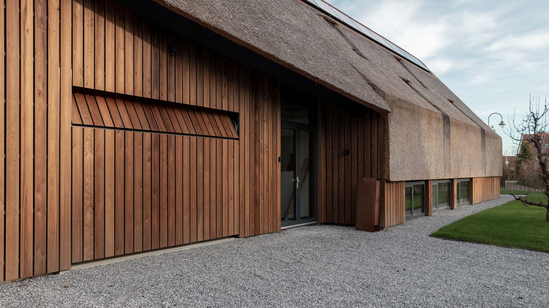 Garagedeur met gevelbekleding