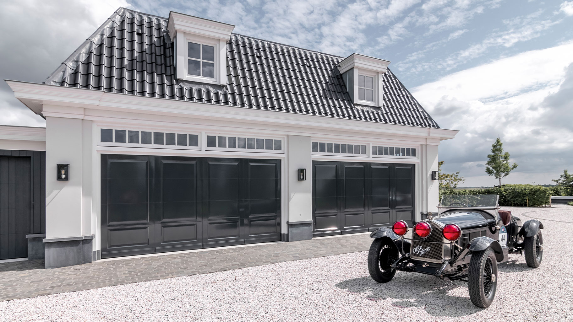 houten-garagedeur-klassieke-stijl