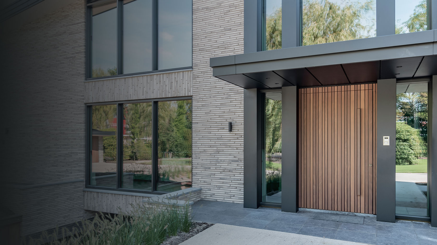 Zijwaartse garagedeur Different Doors