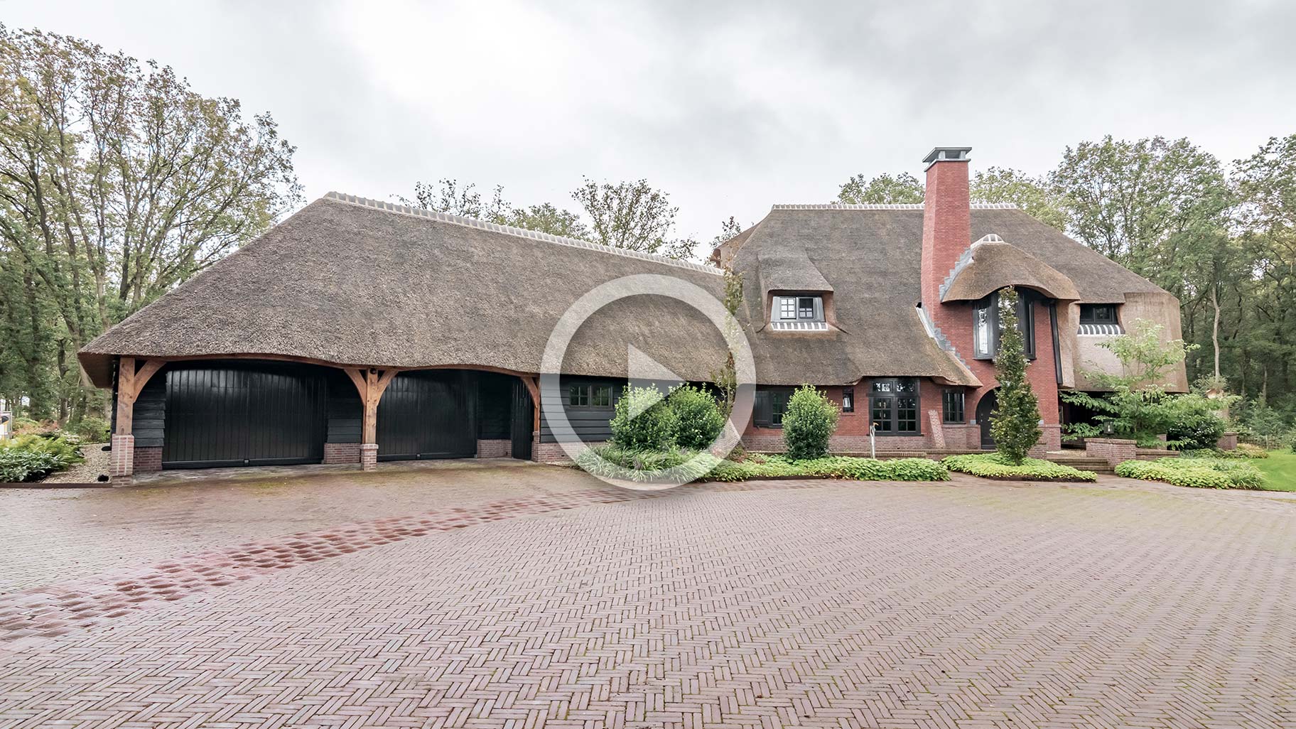 Video Different Doors