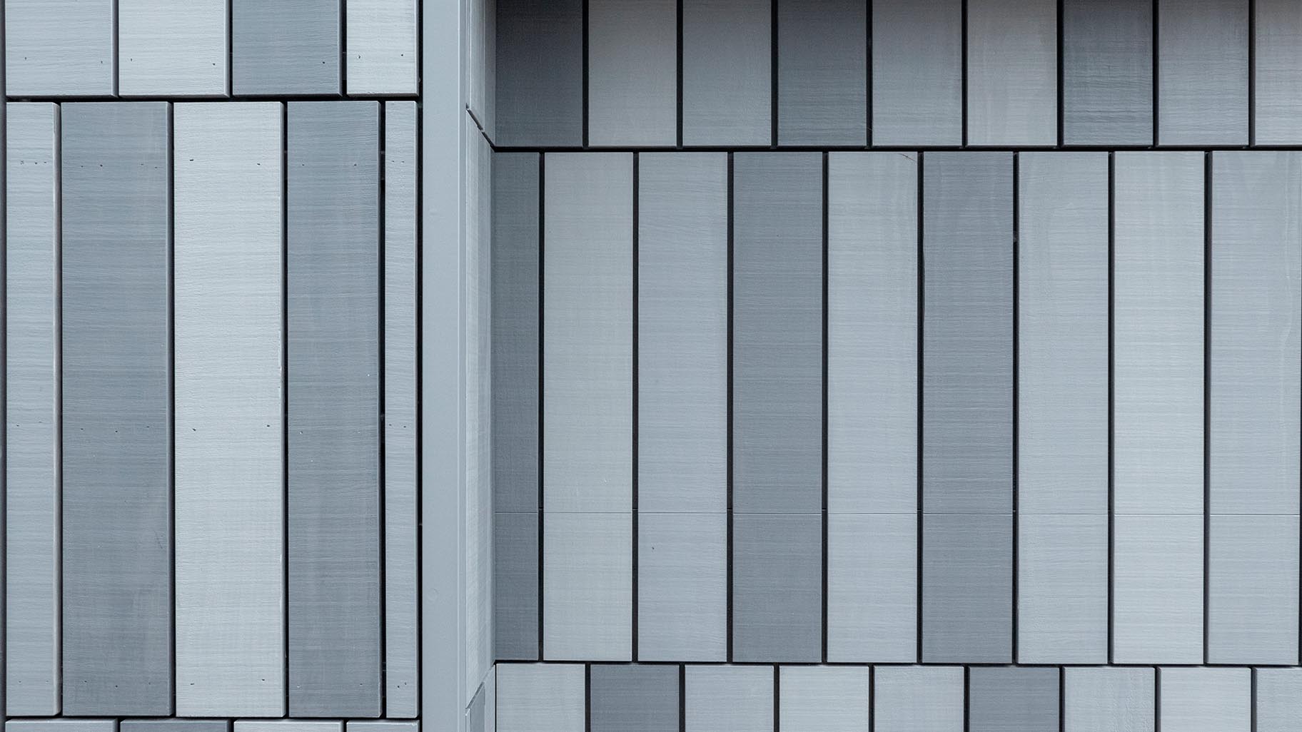 Accoya houten sectionaaldeur met verticale latten