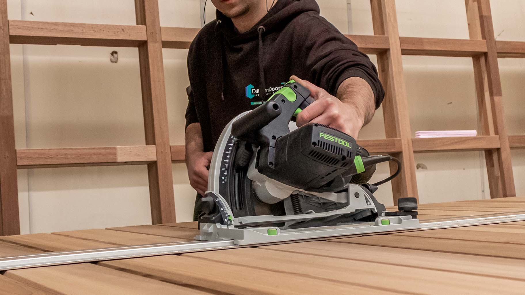 Productie Different Doors