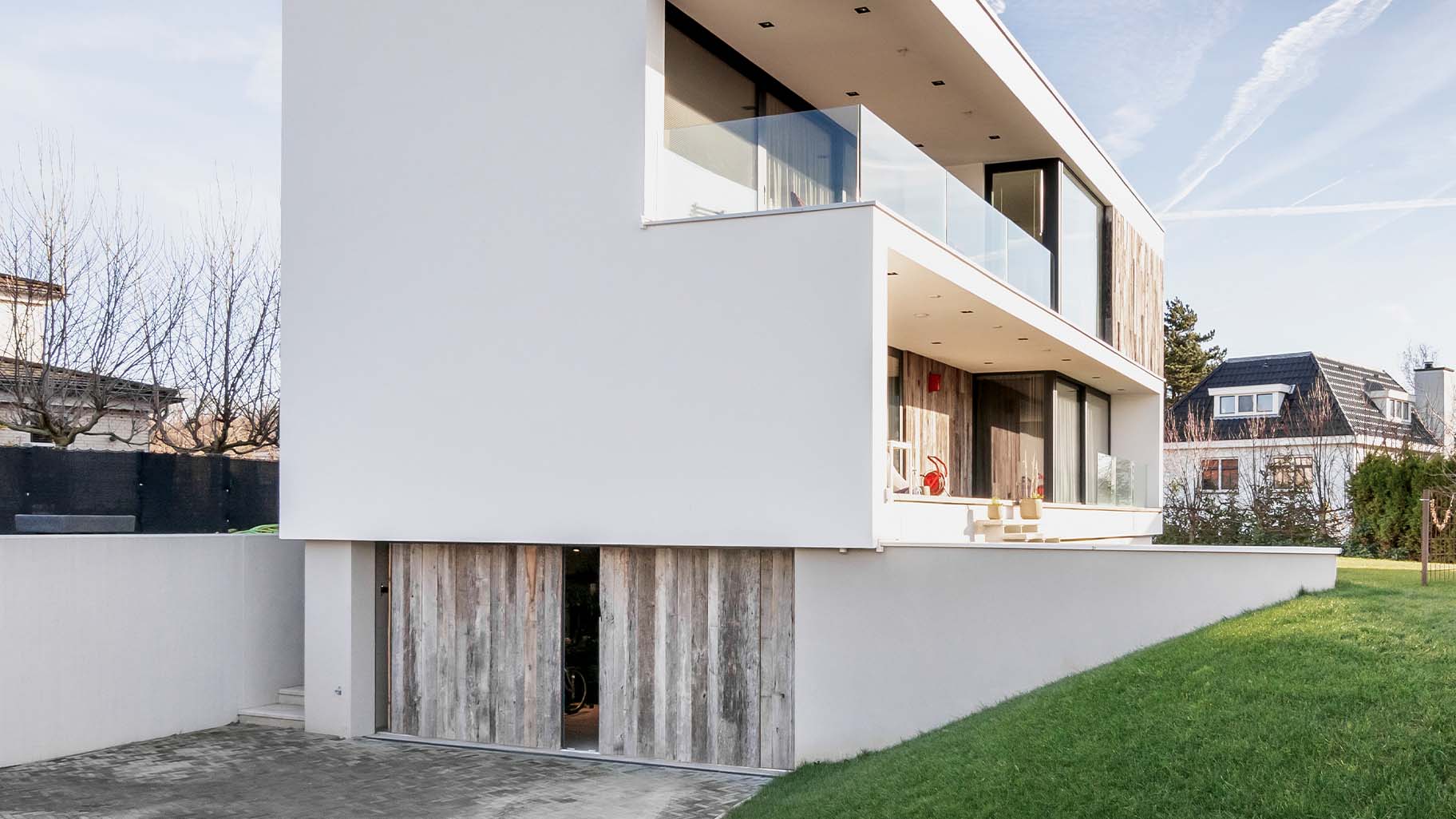 dubbele zijwaartse garagedeur vervaardigd uit gerecycled Barnwood