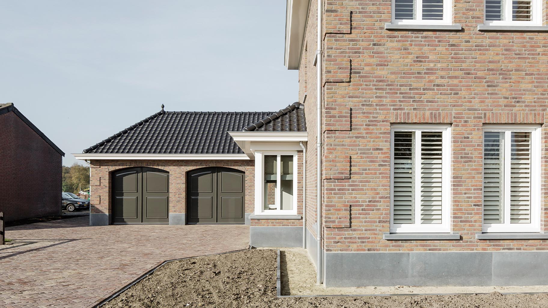 Houten garagedeur klassieke stijl