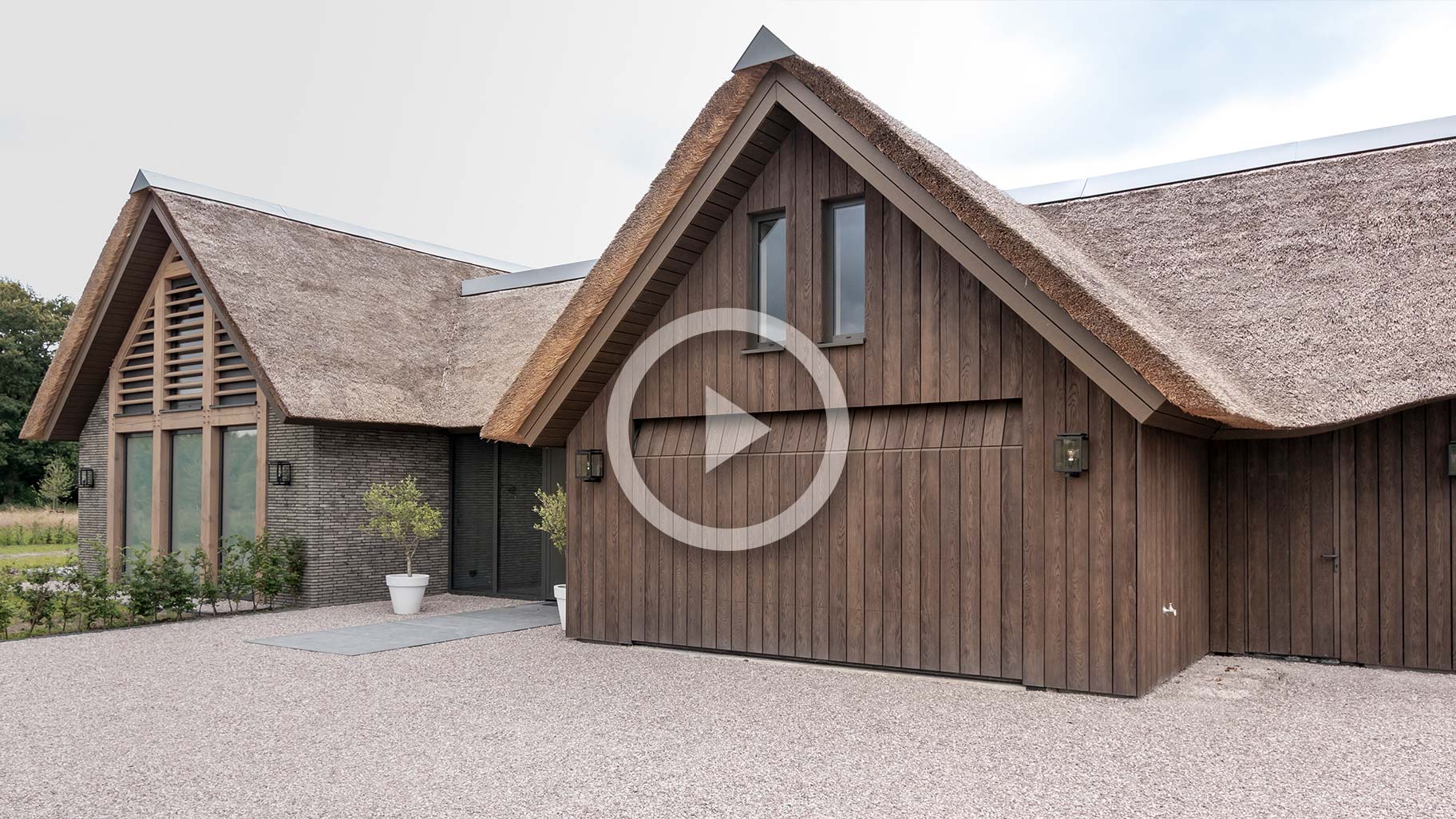 Video Different Doors