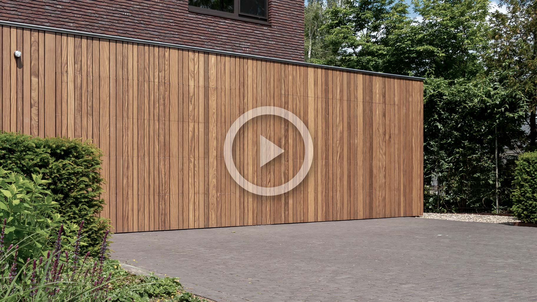 Garagedeur met gevelbekleding