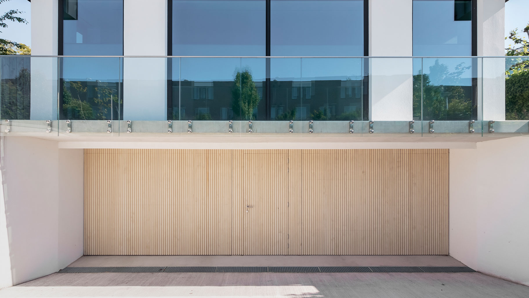 Garagedeur met loopdeur