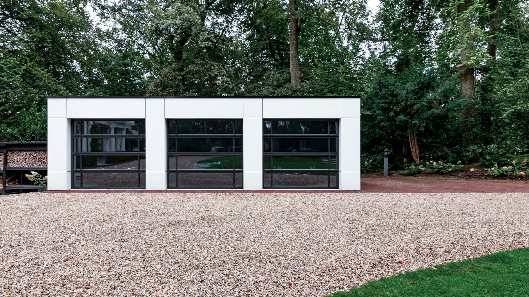 Different Doors glazen garagedeur met elektrisch bediening