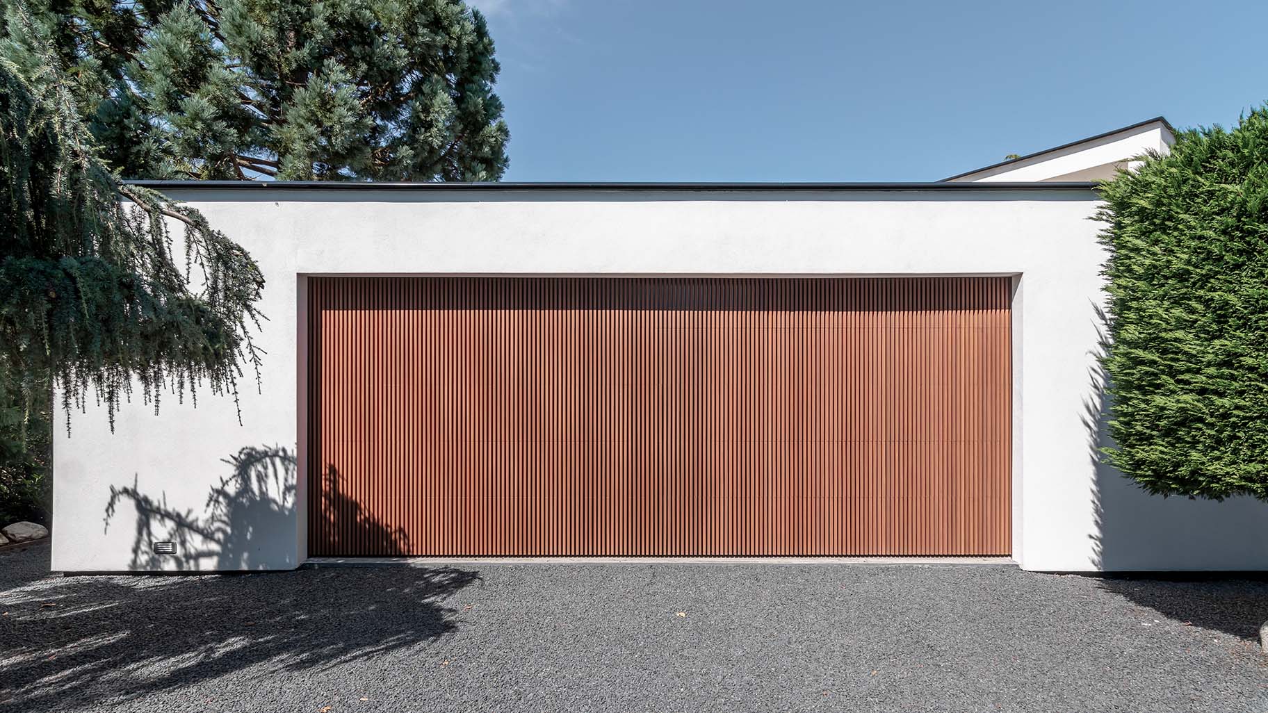 Houten garagedeur 6 meter breed