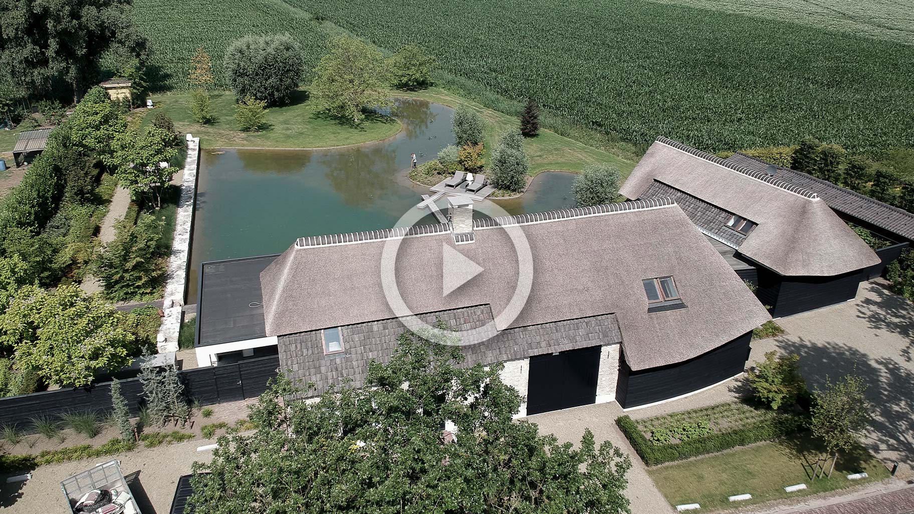 Video Different Doors