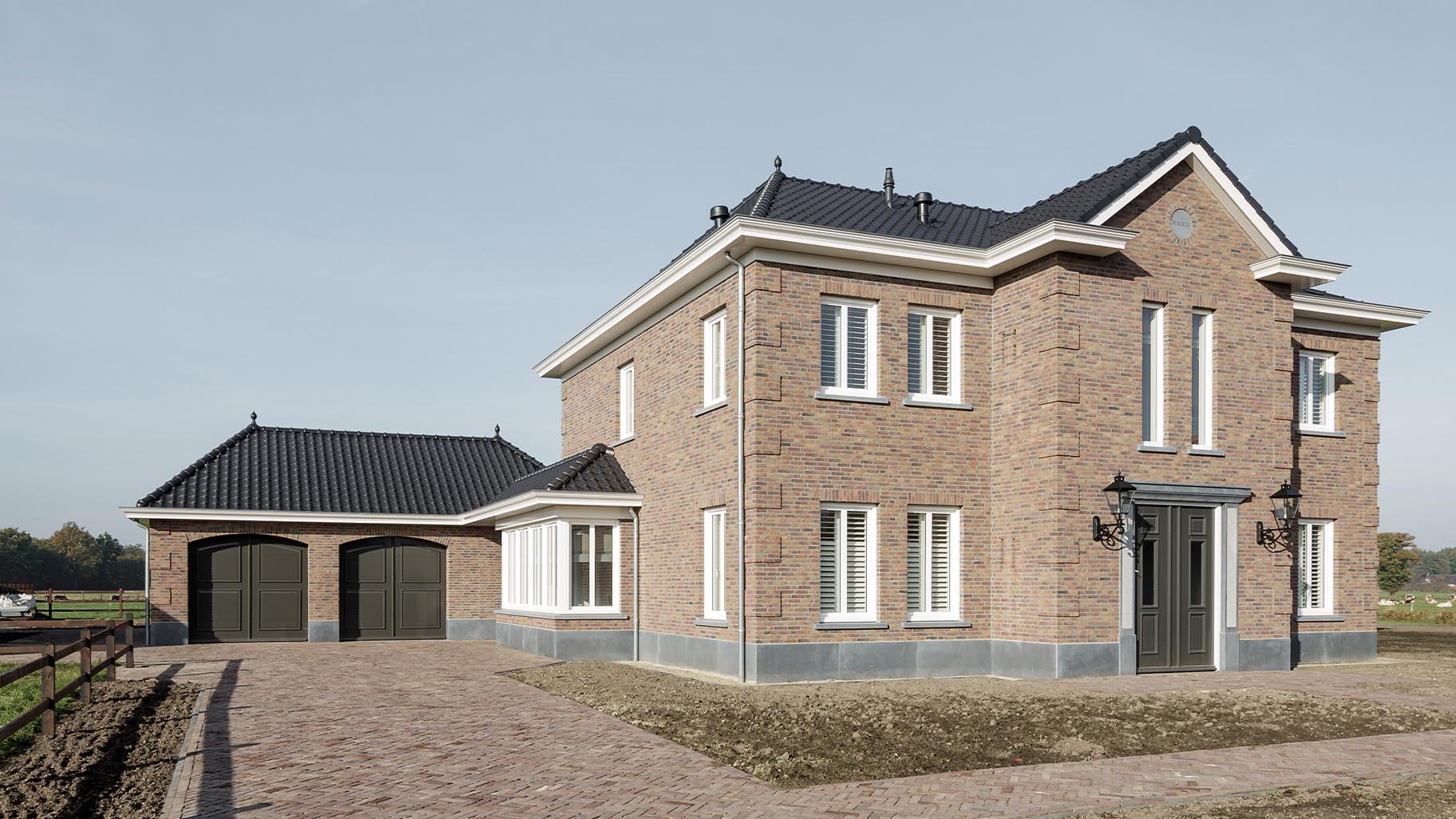 Houten garagedeur klassieke stijl