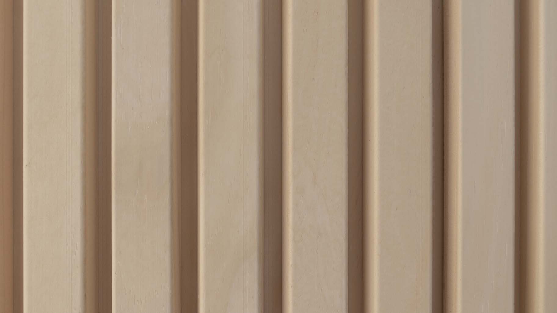 Houten sectionaaldeuren met loopdeur van Accoya hout gemaakt door Different Doors