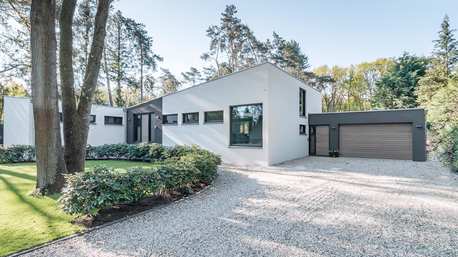 Garagedeur jaren 70 bungalow - Different Doors