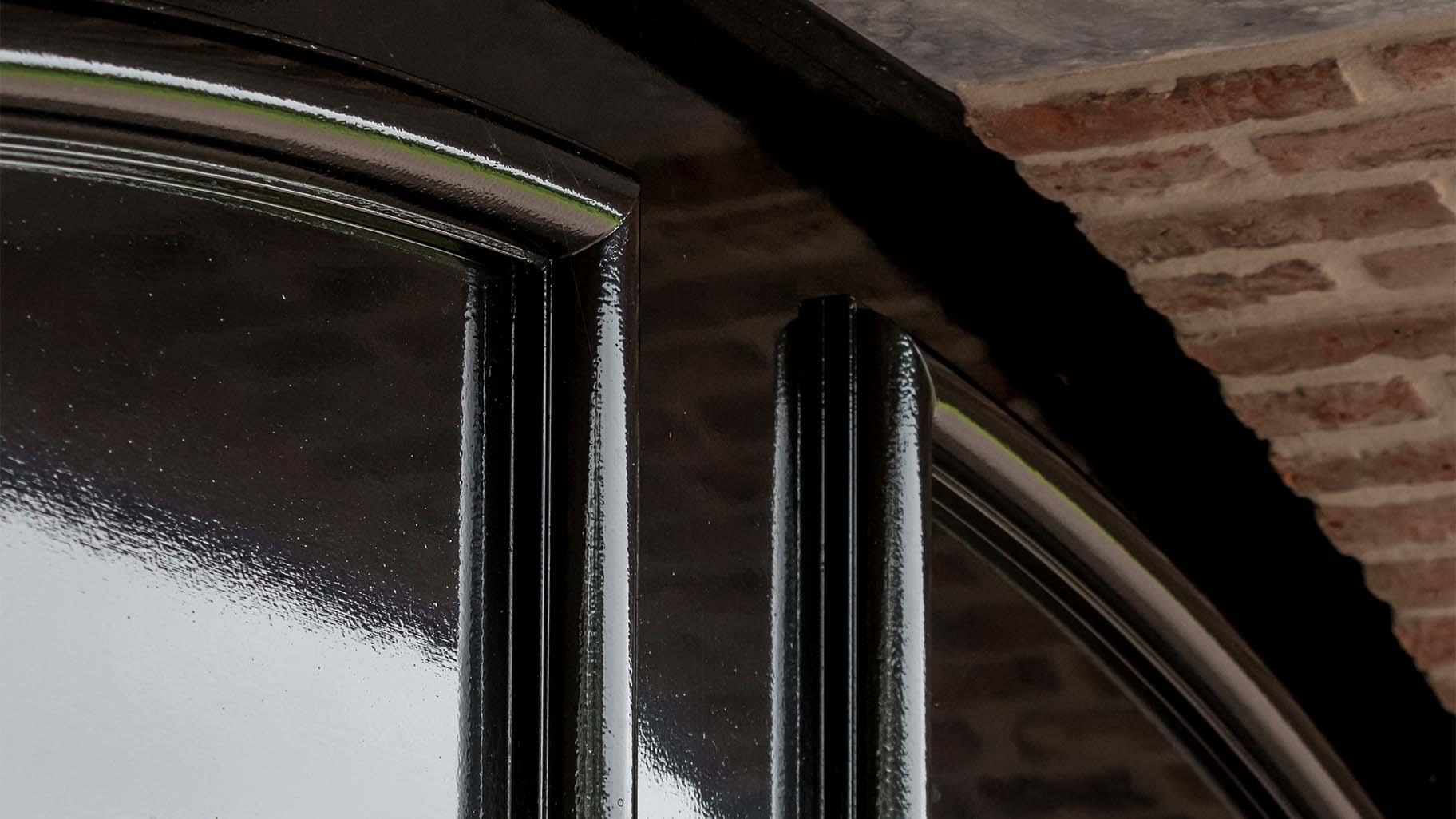 Afwerking van een garagedeur