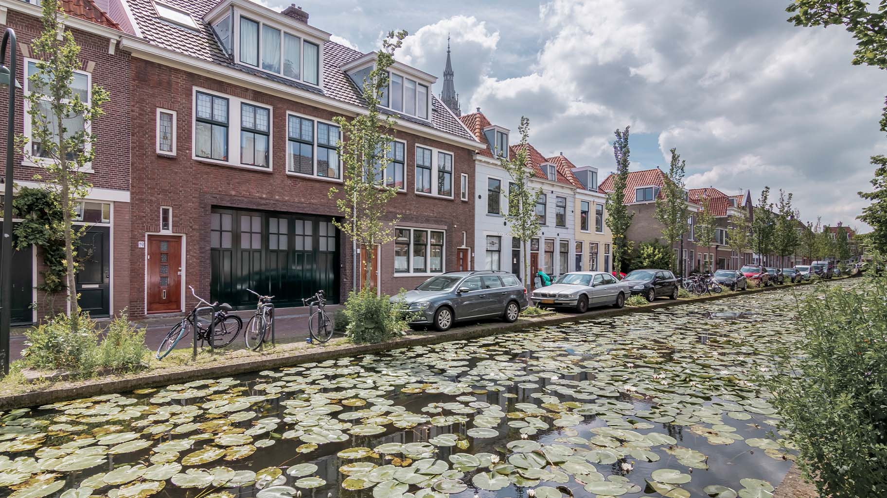 Klassieke zijwaartse garagedeur