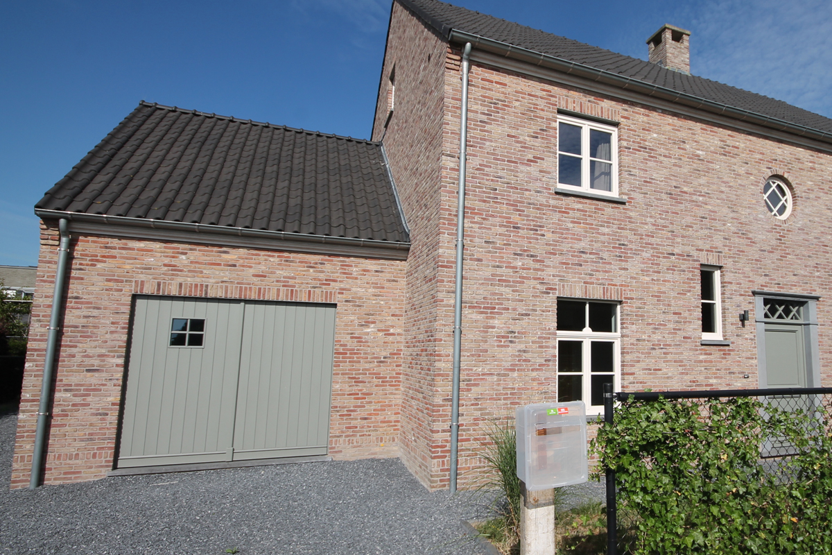 garagedeur in pastoriestijl