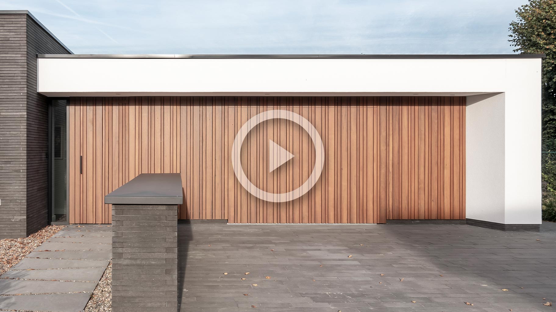 Video zijwaartse garagedeuren Different Doors