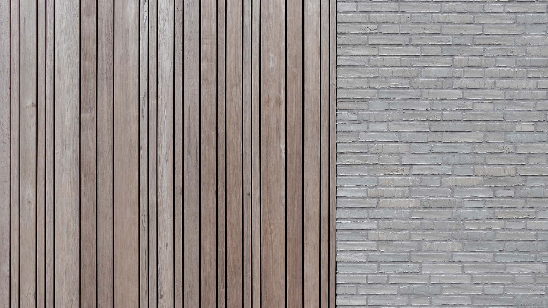 Zijdelingse houten garagedeur different doors