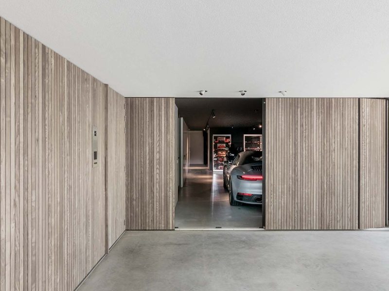 Essenhouten zijwaartse garagedeuren