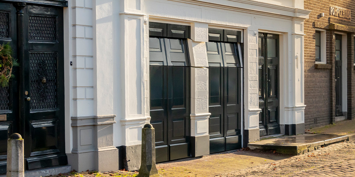 5 prachtige houten garagedeuren bij monumentale woningen