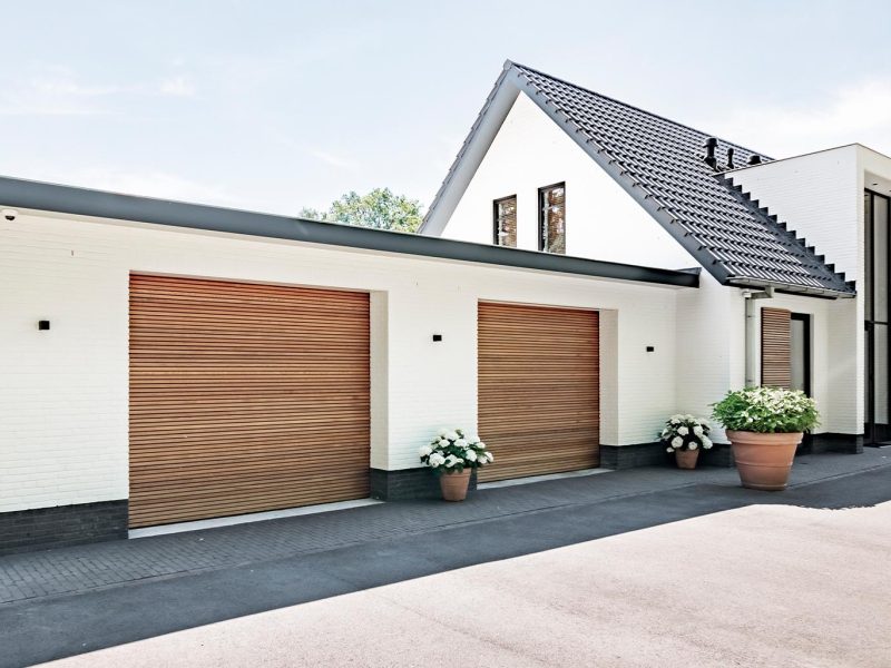 Horizontale houten sectionaaldeuren van Red Cedar