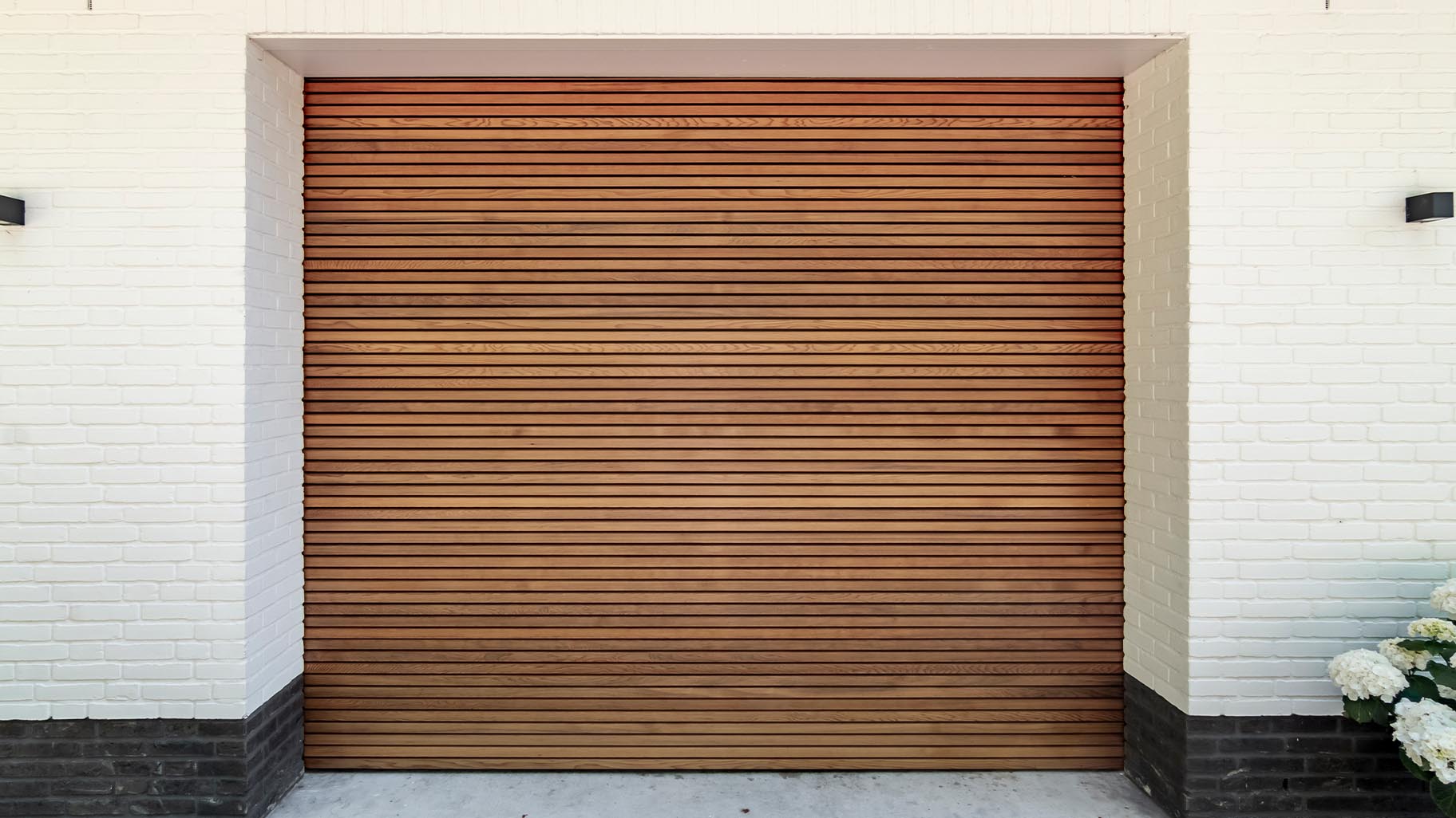 Horizontale houten sectionaaldeuren van Red Cedar