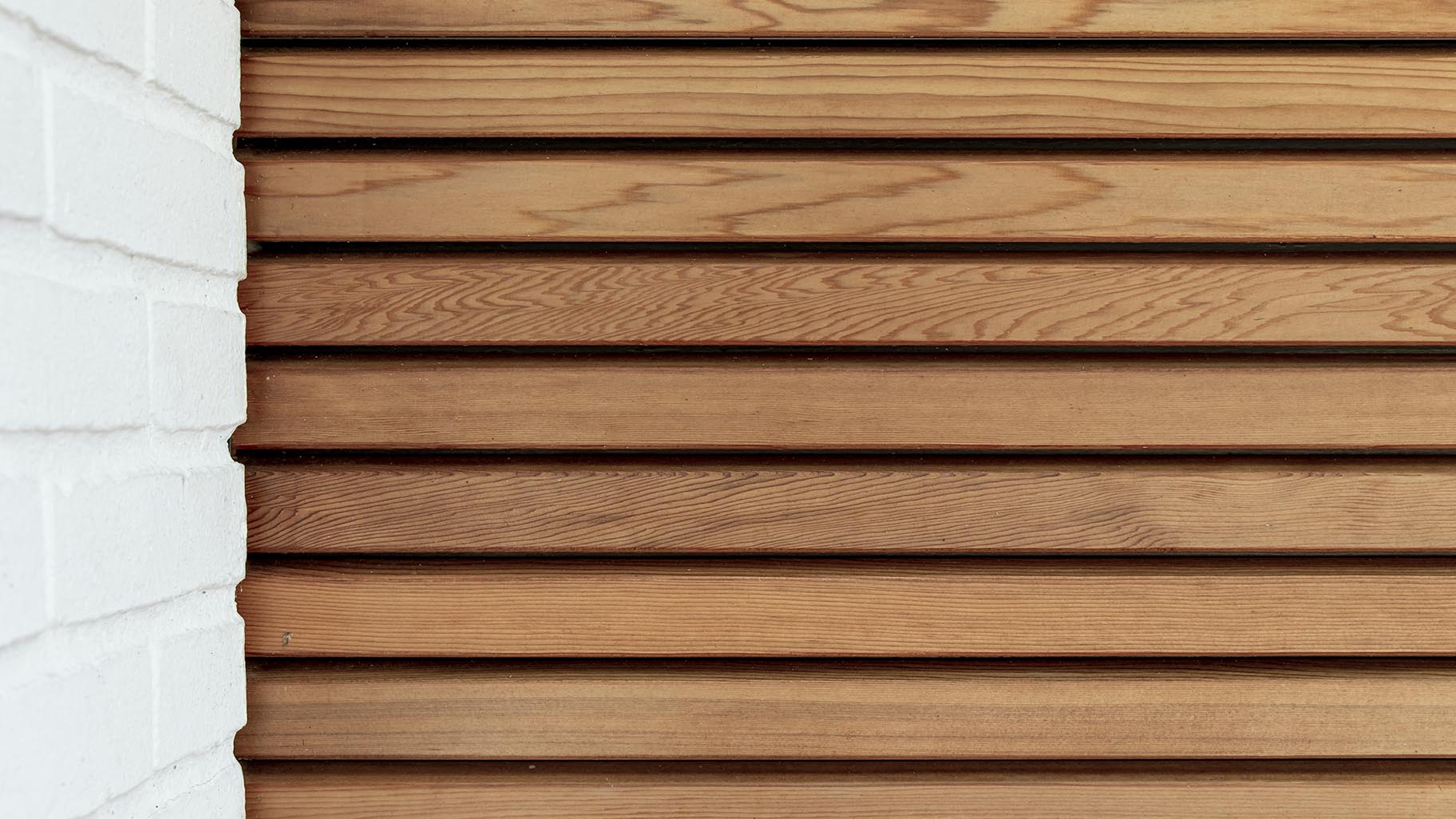 Red Cedar houten sectionaaldeur met horizontale latten