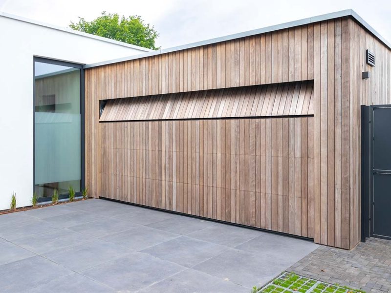 Een elektrische garagedeur of handmatig?