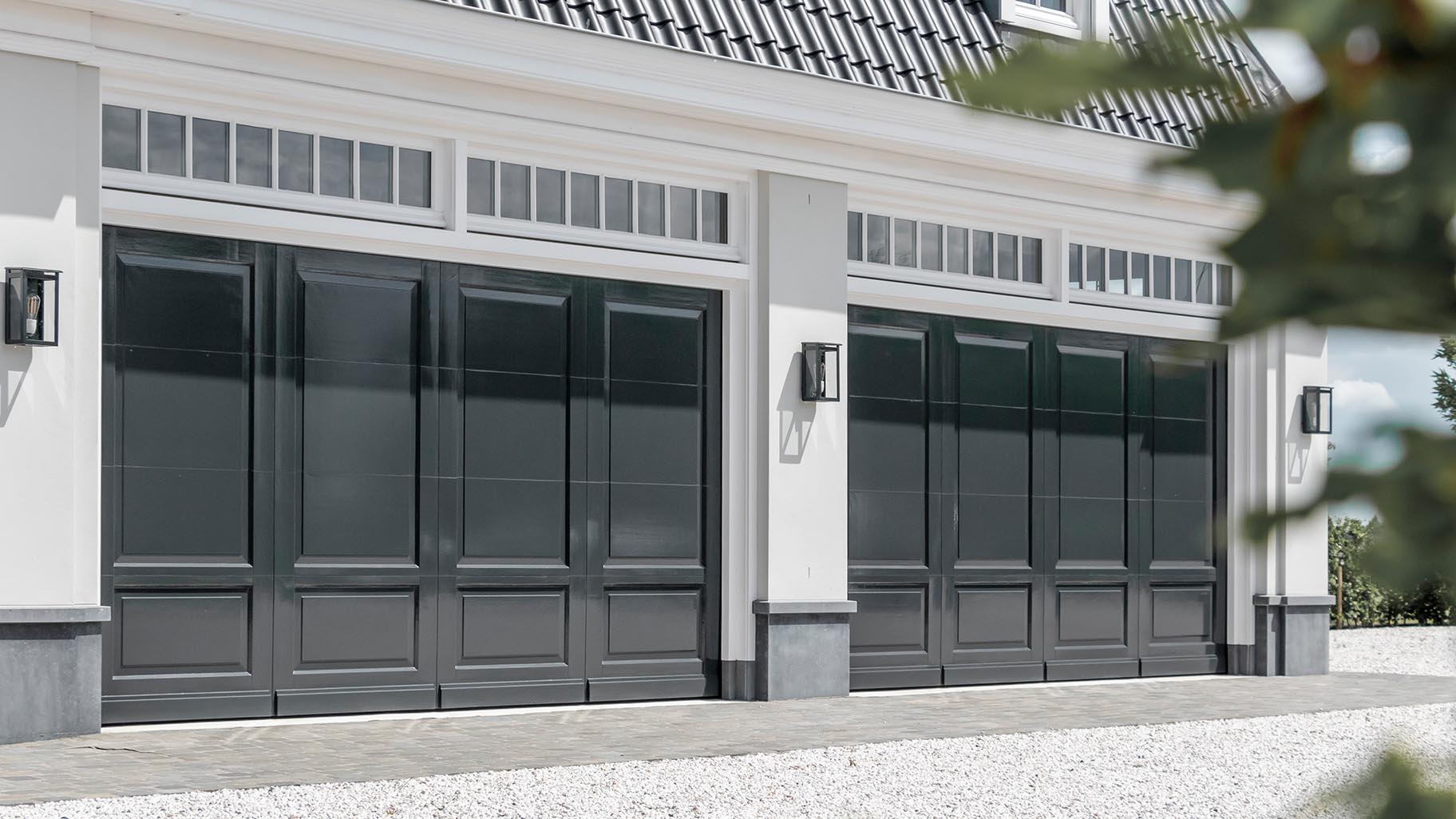 Door Different Doors op maat gemaakte houten sectionaaldeuren