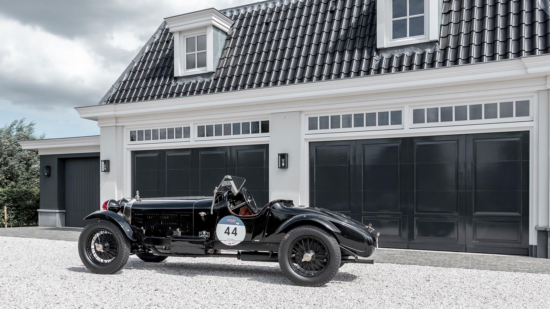 Door Different Doors op maat gemaakte houten sectionaaldeuren