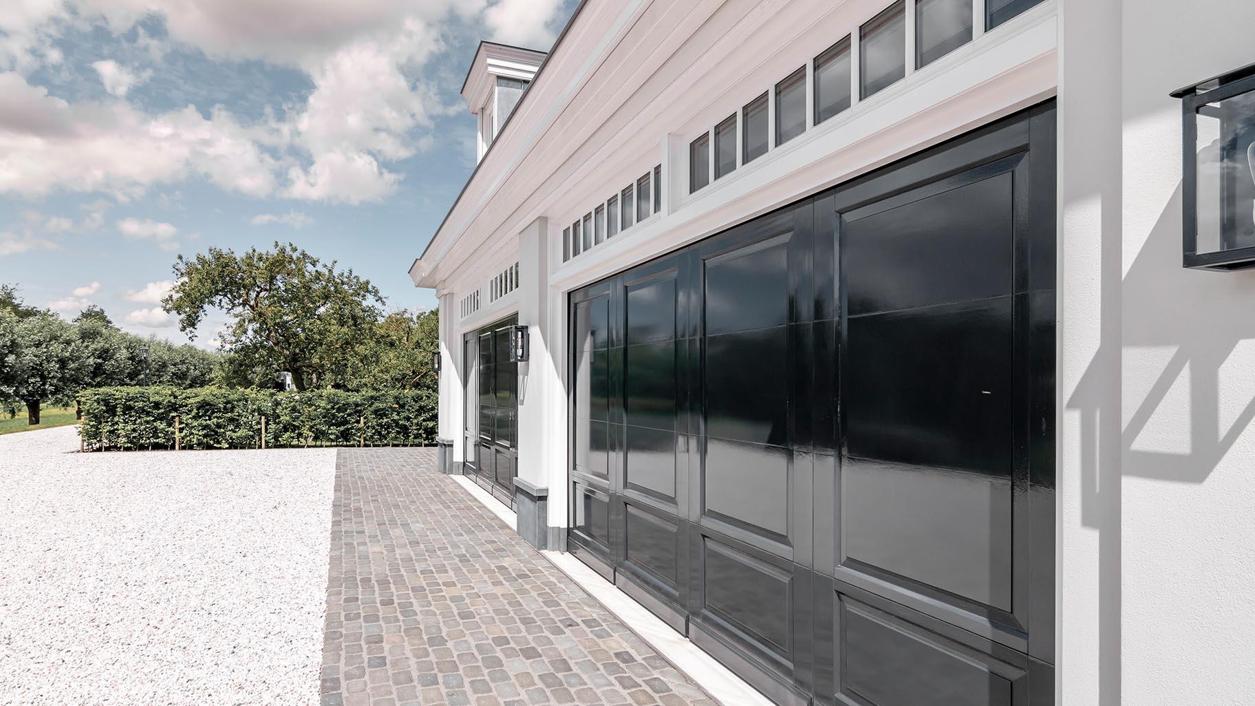 Door Different Doors op maat gemaakte houten sectionaaldeuren