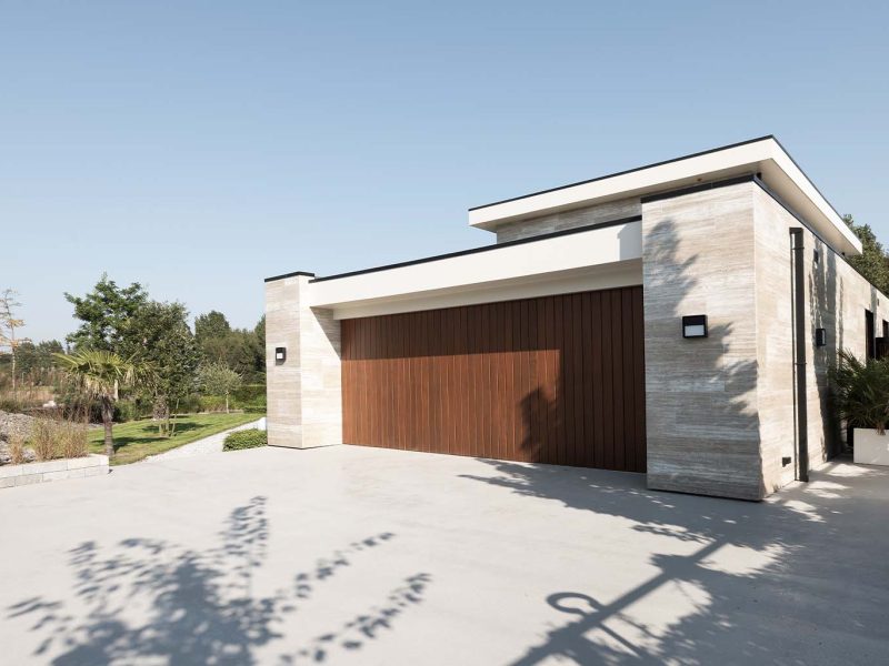 Dubbele zijwaartse garagedeuren