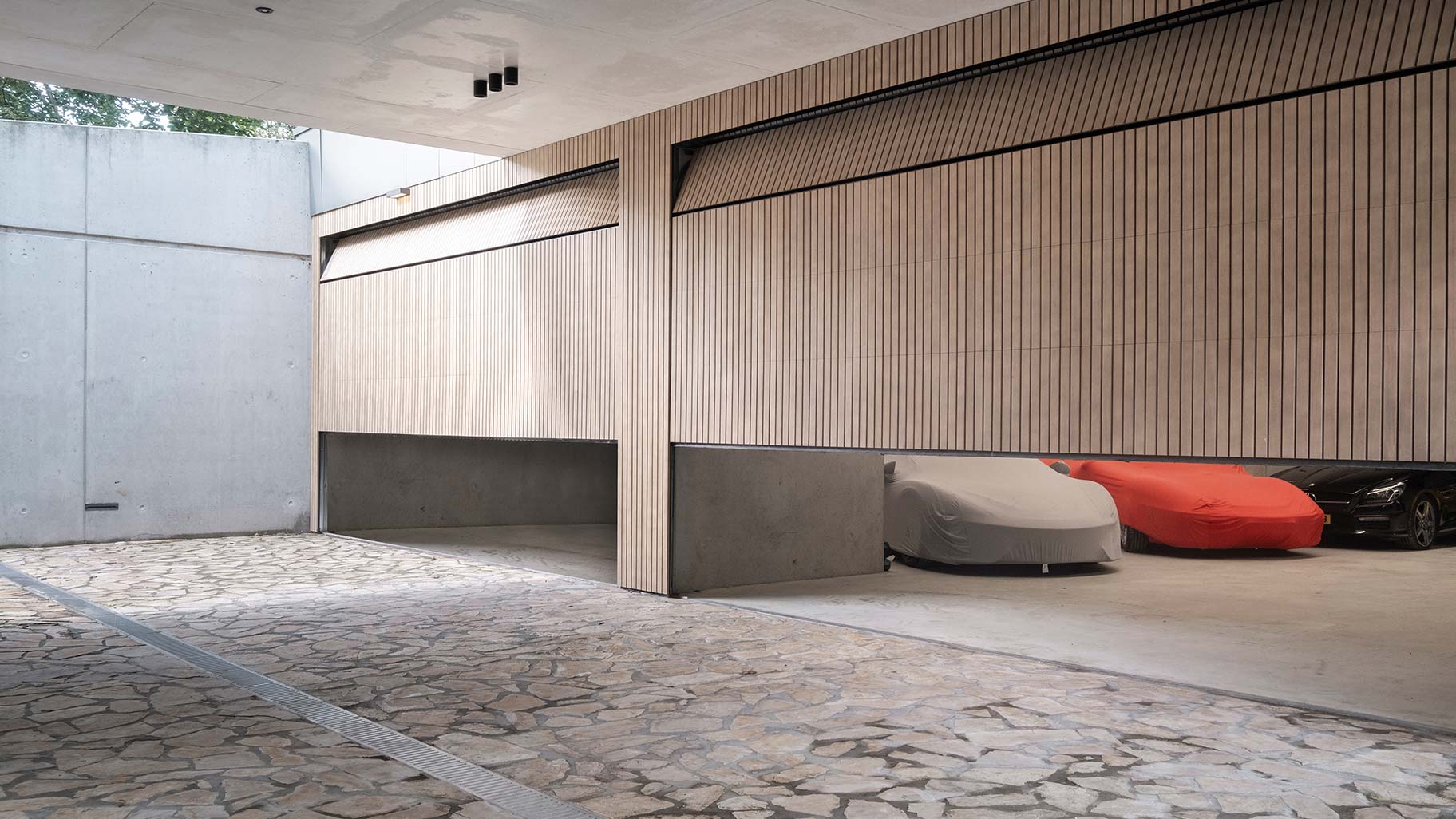 Houten sectionaaldeur Weert