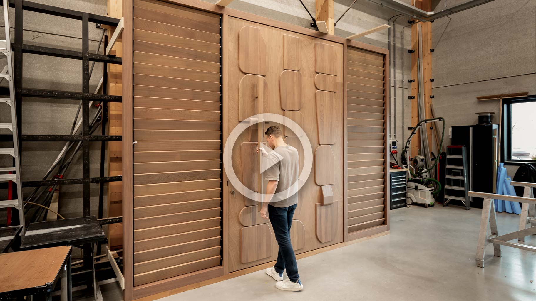 video taatsdeur different doors