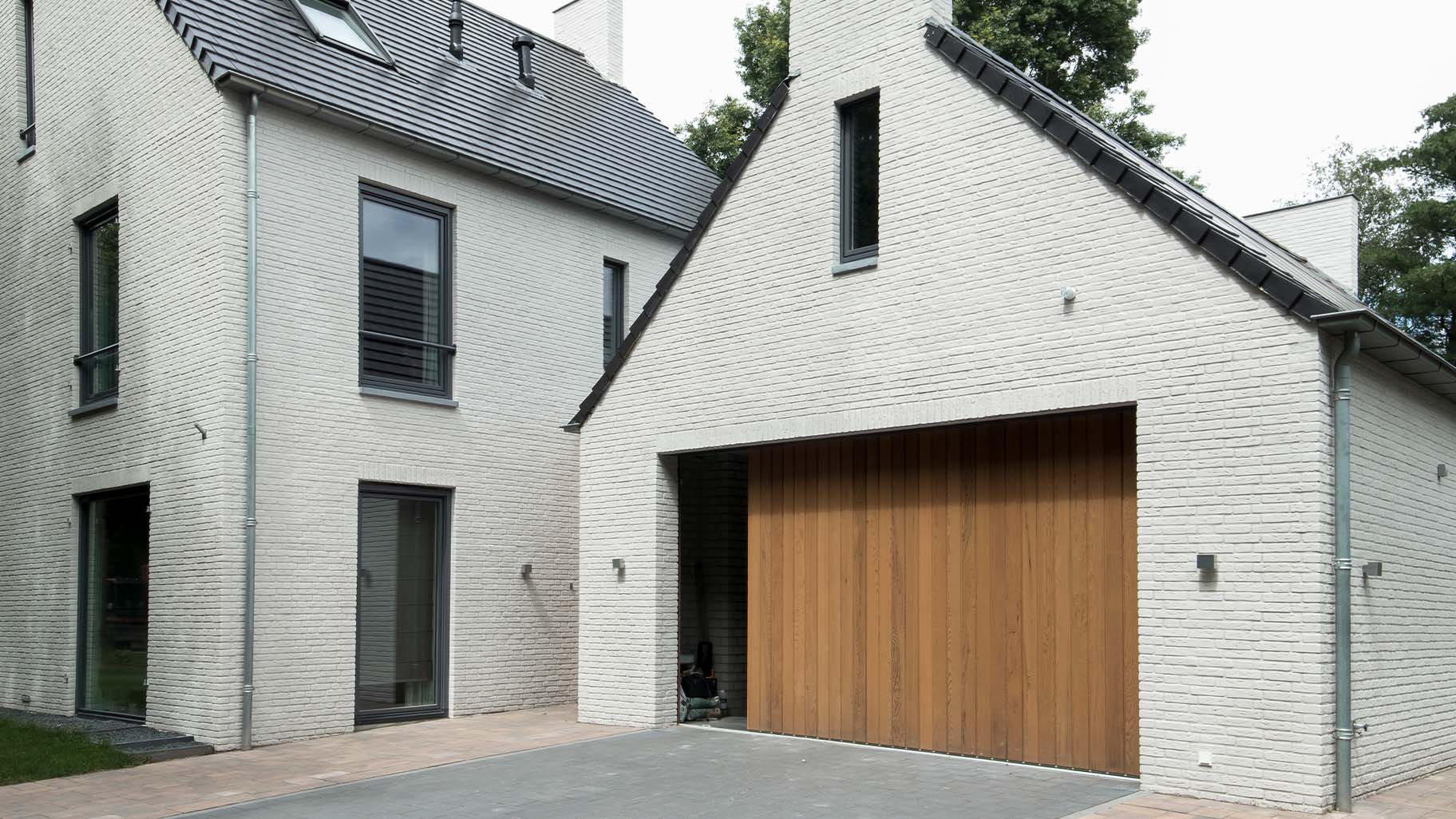 Red Cedar houten zijwaartse garagedeur